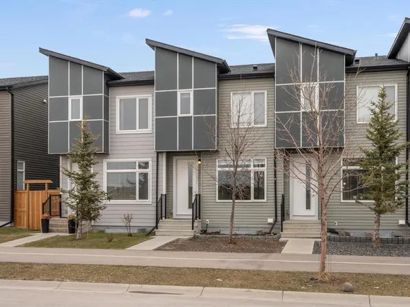 330 W Redstone Blvd NE, Calgary, AB T3N 1K2