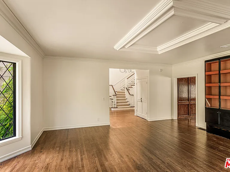353 N Gunston Dr — Photo 8