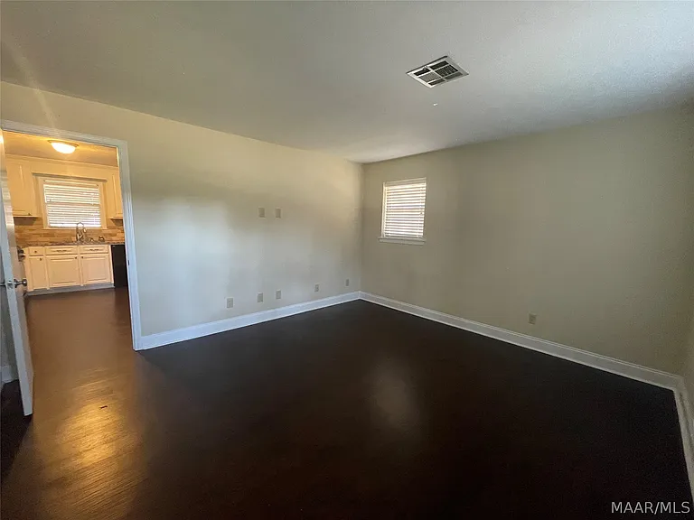 407 Stroll Dr — Photo 4
