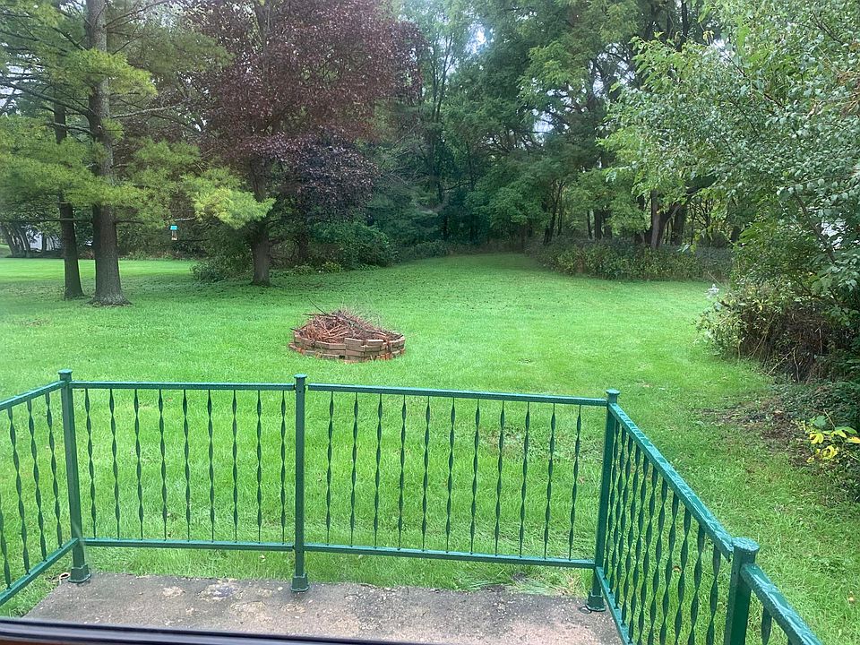 Deck with back yard