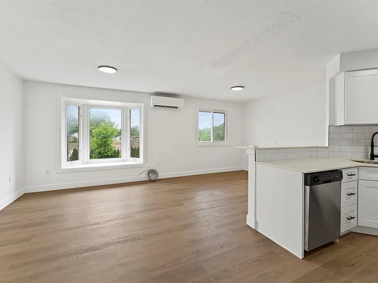 388 E Park Ave — Photo 3