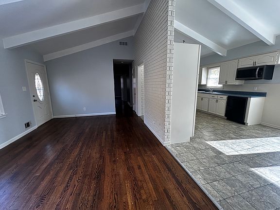 4th image of 7107 NW 73rd St