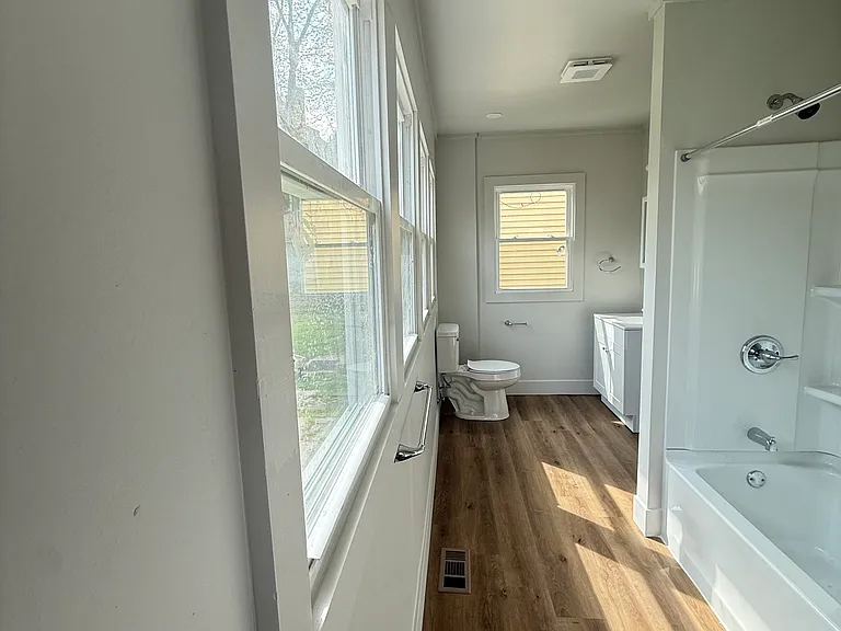 1024 W Muskingum Ave — Photo 3