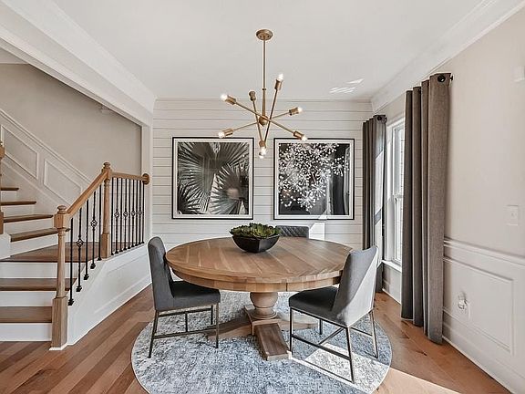 5th image of 329 Hudson Way