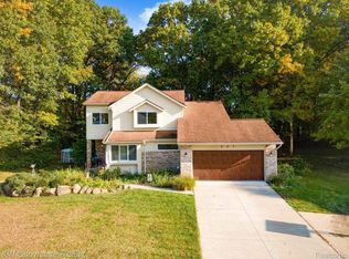307 Rosario Ln, White Lake, MI
