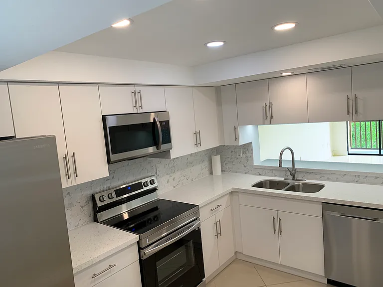 281 W Park Dr #2 — Photo 7