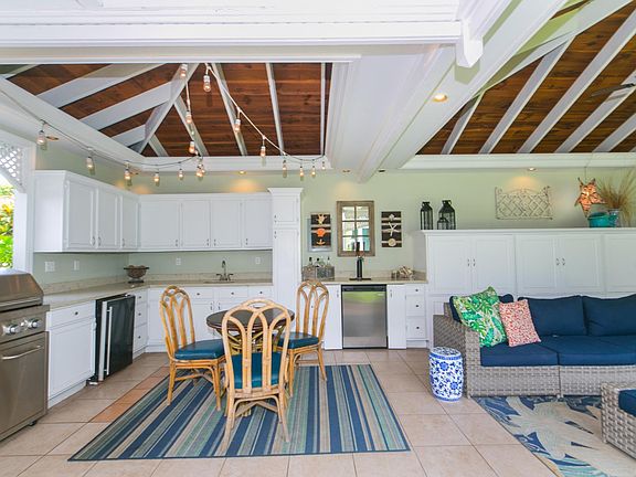 3rd image of 835 N Kalaheo Ave