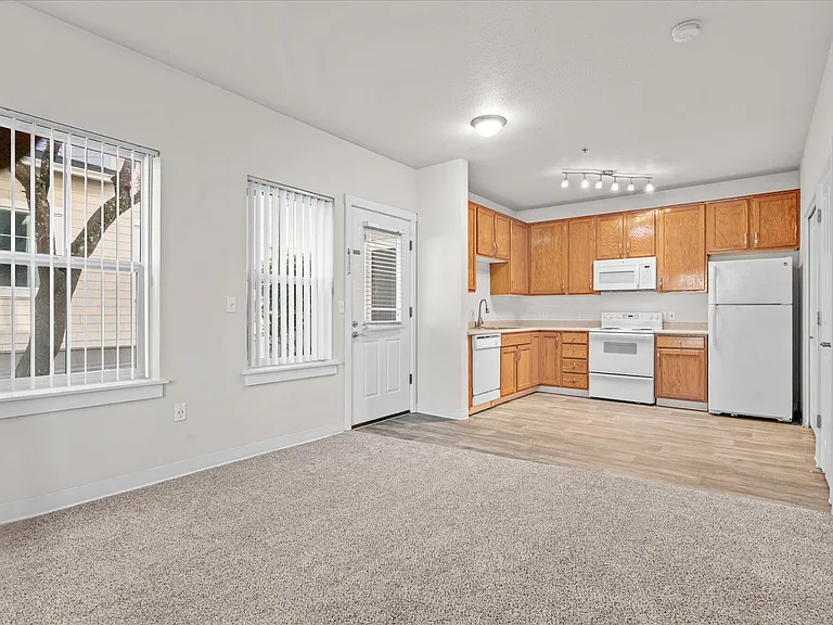 Chinook Way Apartments — Photo 95