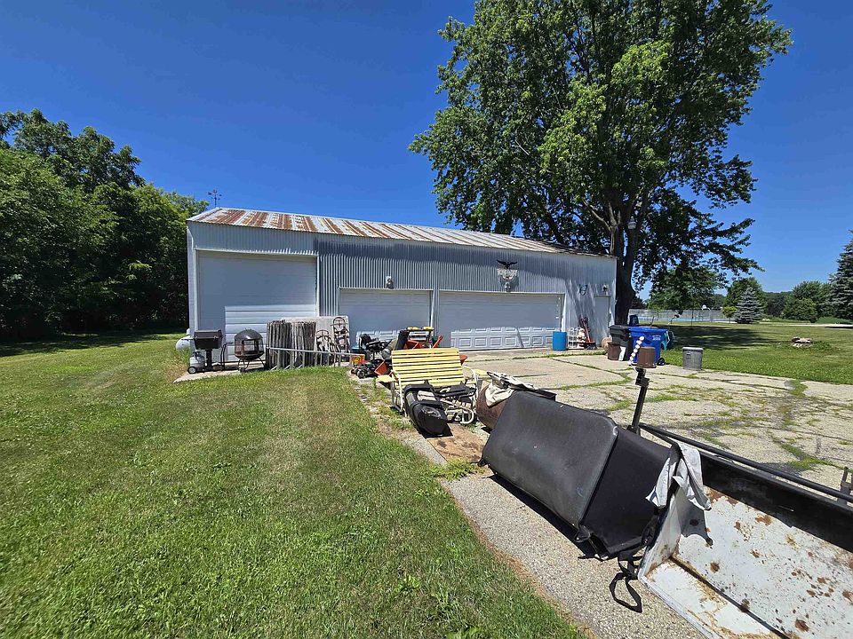 2nd image of 106 Hein St
