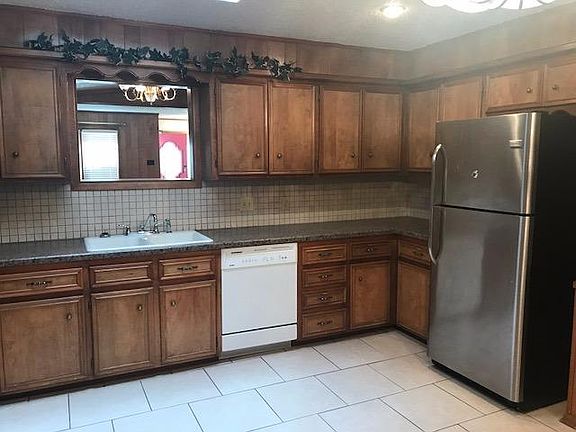 5th image of 7923 Albany Ave APT A