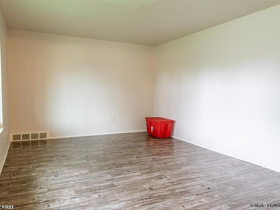 2nd image of 31336 Shelley Dr