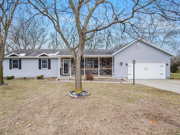 51835 Nicole Dr W, Granger, IN 46530