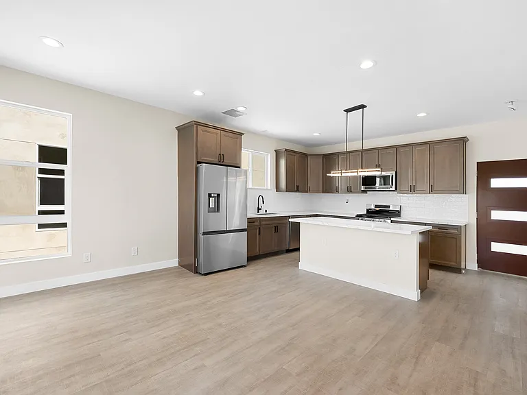 3904-10 Alpha St #3906 — Photo 9