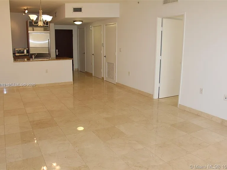 16275 Collins Ave — Photo 8