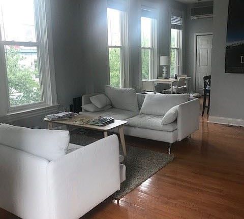 Large & Bright Living Room, entrance view