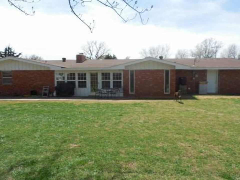 2nd image of 2605 Canterbury Ave