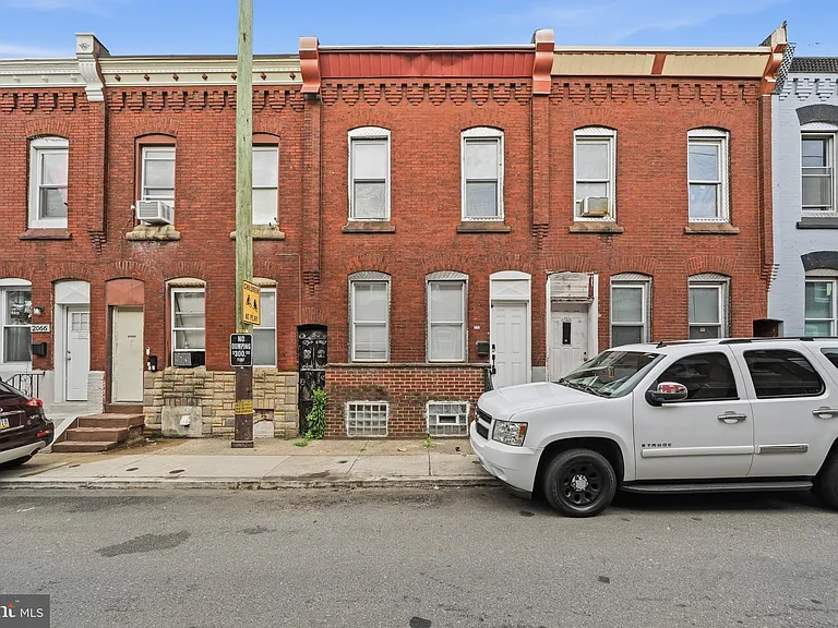 2062 E Stella St — Photo 19
