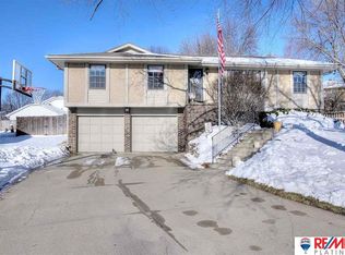 2005 141 Circle, Omaha, NE 68144