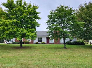689 Emerson Dr, Mooresville, NC 28115
