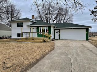 520 Frontier Rd, Brewster, MN 56119