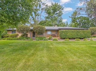 28473 Westerleigh Rd, Farmington Hills, MI 48334