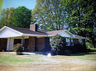 256 Lake Cir, Carrollton, GA 30116