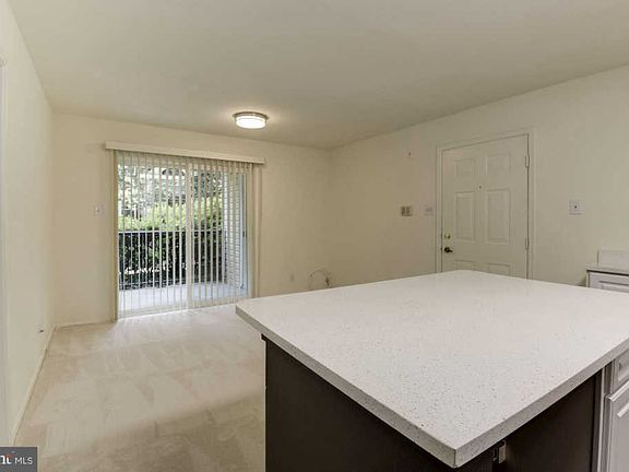 5th image of 3304 Wyndham Cres #135