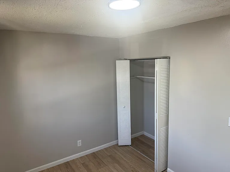1358 Silverado — Photo 4