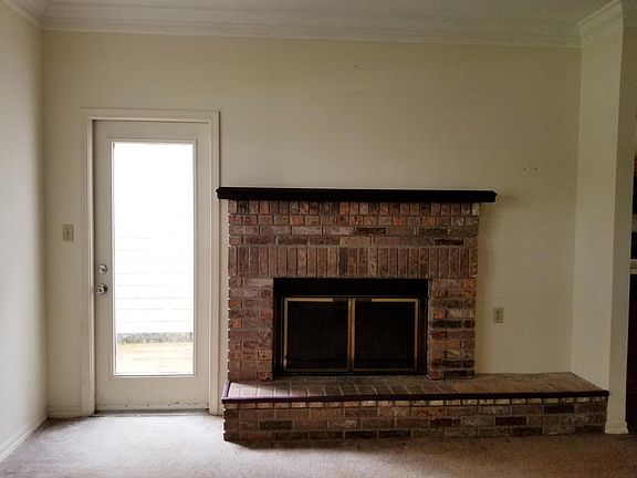 4th image of 8104 Fairway Villa Dr