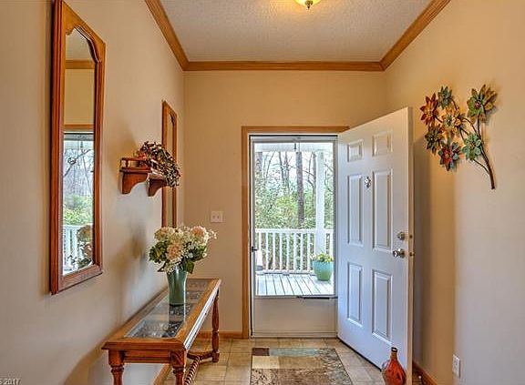 4th image of 248 Amywood Ln