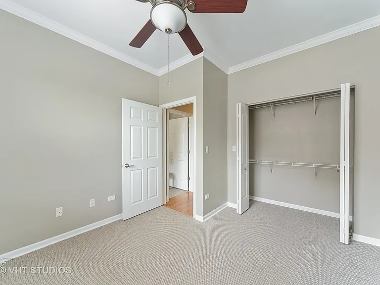 2042 W Warren Blvd — Photo 21