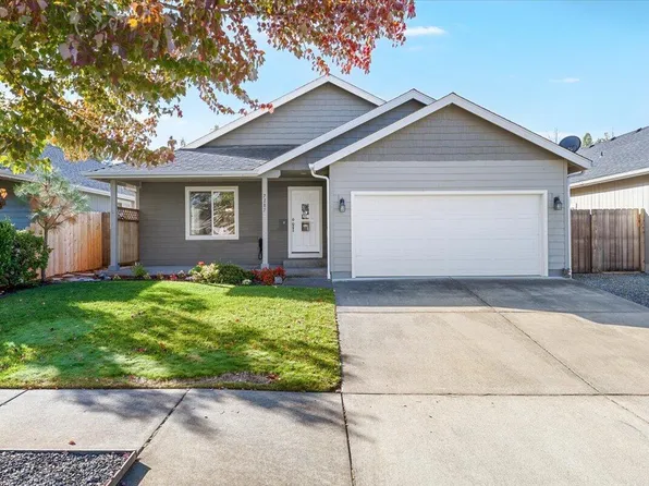 2287 SW Gayle Way, Grants Pass, OR 97527