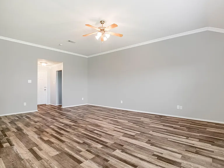 228 Meadow View Ln — Photo 3