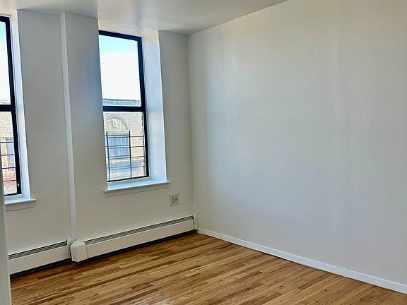 5th image of 1240 Sherman Ave #D6