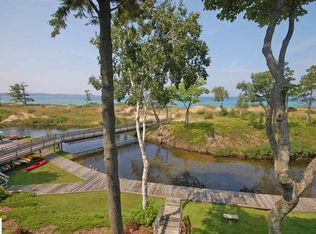 5 Sun Dance Gln, Glen Arbor, MI 49636