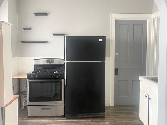 5th image of 735 Elmwood Ave