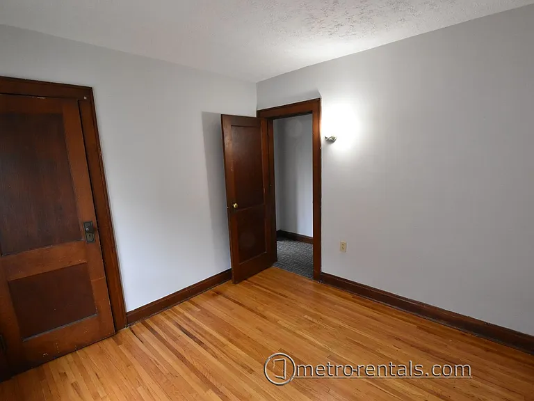 238-240 W Pacemont Rd — Photo 19