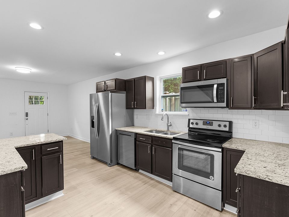 1st image of 544 E Beck St #544