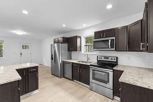 544 E Beck St #544 Photo 1