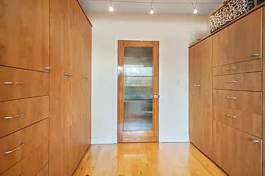 Sold by Avenue Sotheby's International Realty