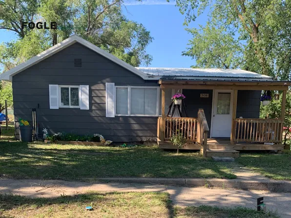 308 2nd Ave NW, Watford City, ND 58854