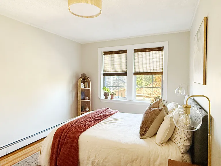 25 Roslyn St #12 — Photo 6