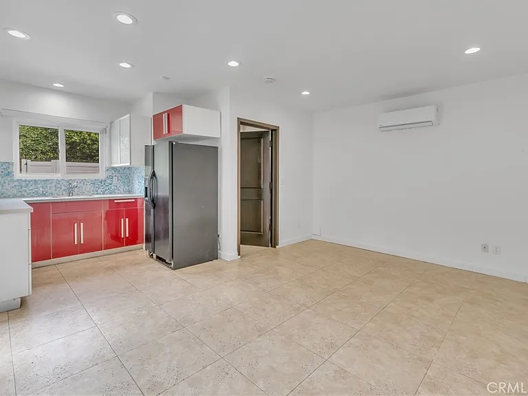 4925 Nagle Ave — Photo 31