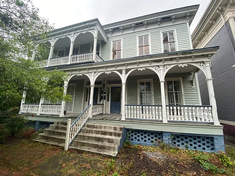218 E Henry St #B — Photo 2
