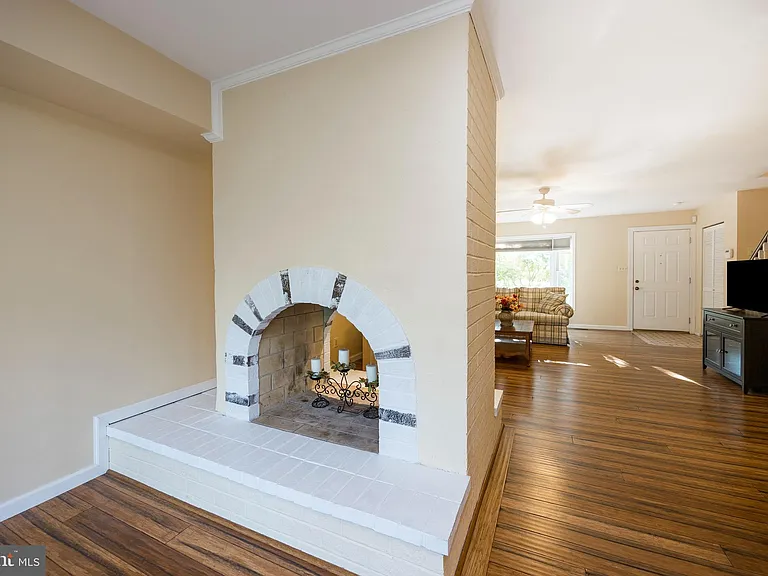 3930 Gatehouse Ln — Photo 10