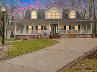 3201 Lake Ridge Ct, Muskegon, MI 49441