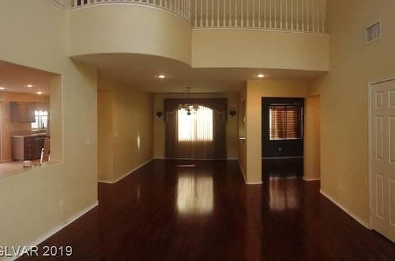 3rd image of 5542 Crescent Valley St