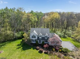 21 Partridge Dr, Blairstown, NJ 07825