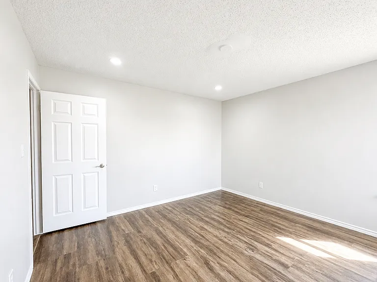 7903 Bramble Bush Dr — Photo 15