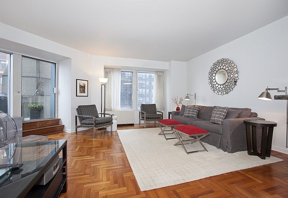 1st image of 150-156 W 56th St APT 2805